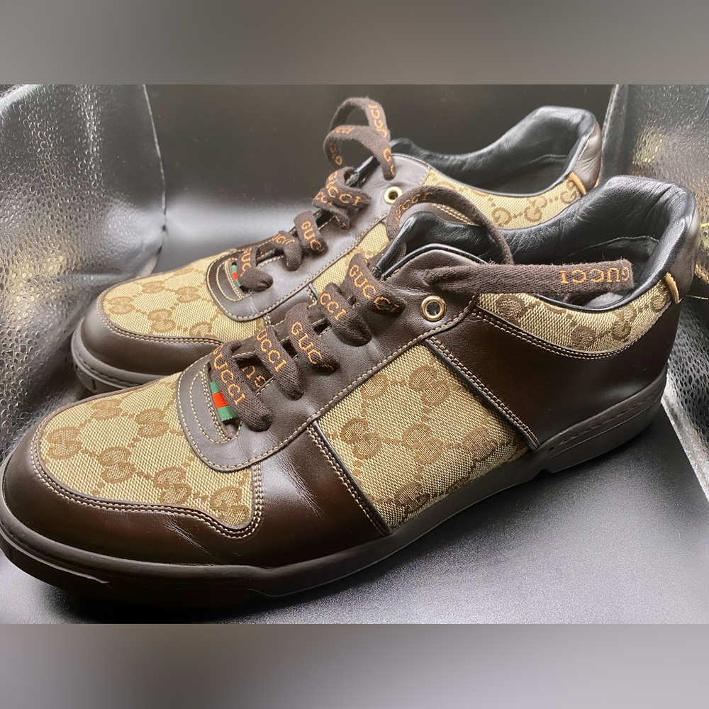 GUCCI mens shoes size 8+ runs big